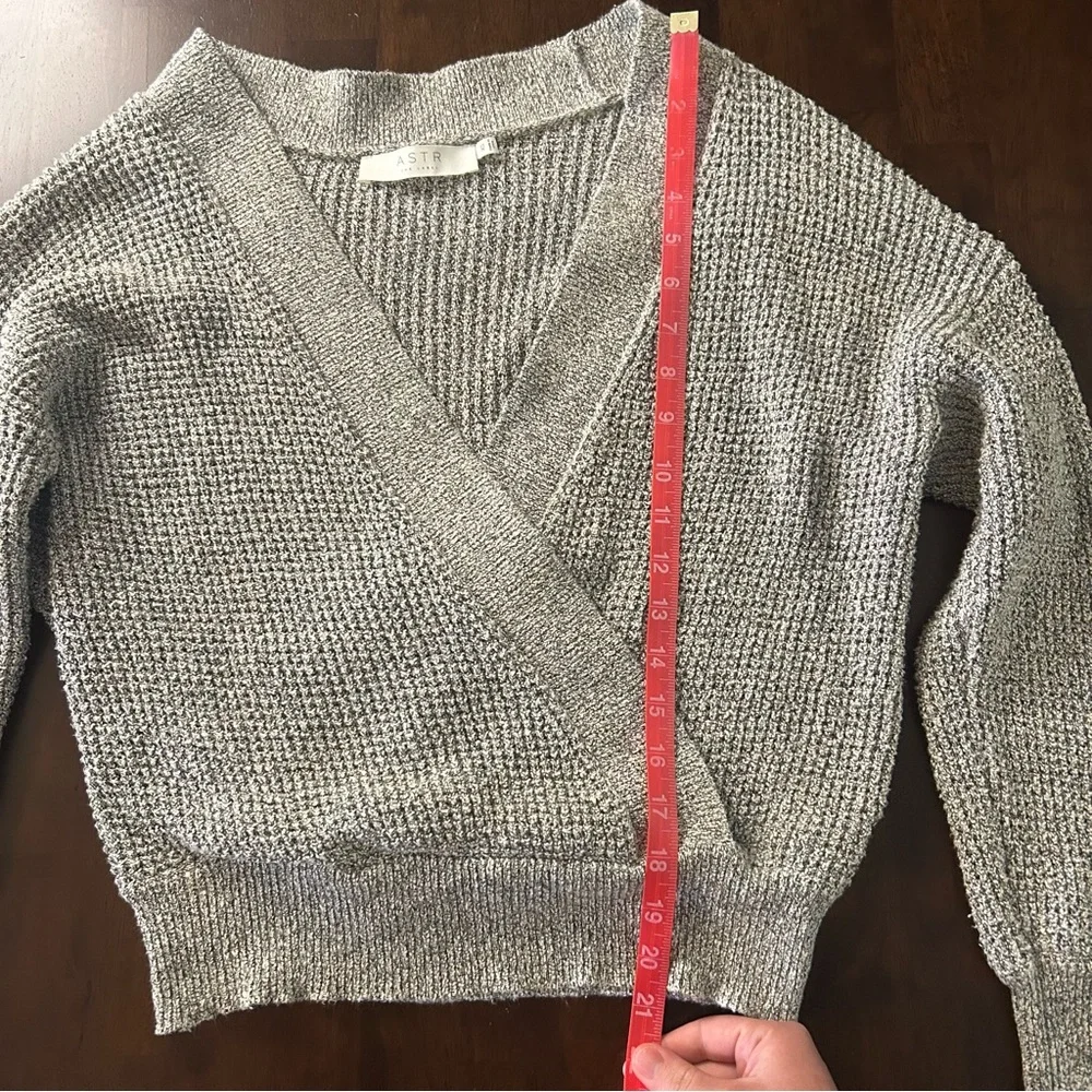 ASTR The Label Stephanie Surplice Neck Sweater Gray Size XS - Picture 11 of 14